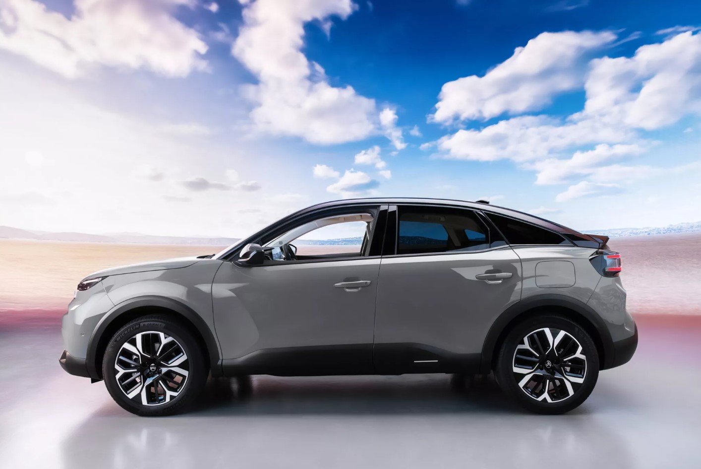 78855 Screenshot 2024 10 23 210945,سیتروئن C4 و C4 X مدل ۲۰۲۵ با چهره جدید در پاریس معرفی شدند,اتوکالا Autokala